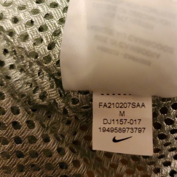 Nike Green and White Mesh Net Cropped Crop Top Shirt Jersey Size Medium - Picture 14 of 14